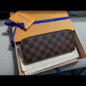Authentic Louis Vuitton LV Clemence Wallet (DamEb/RoseBal)